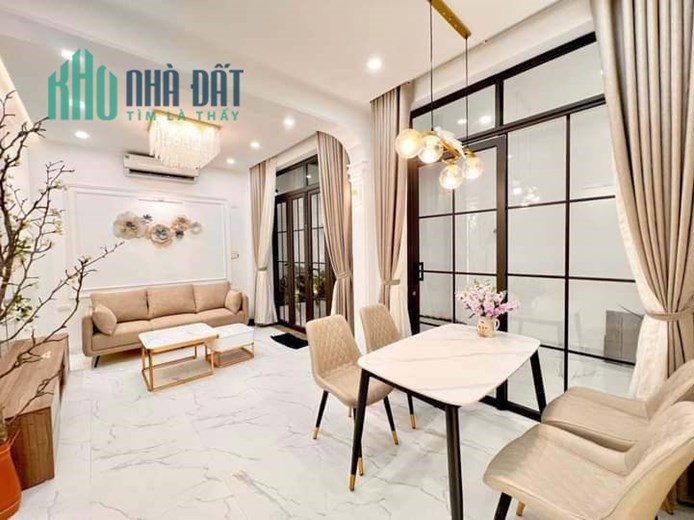 Bán Nhà Ngõ 149 Phố Cự Lộc 51m2 x 4 tầng , 4 phòng ngủ đầy đủ công năng , nội thất sang trọng , giá