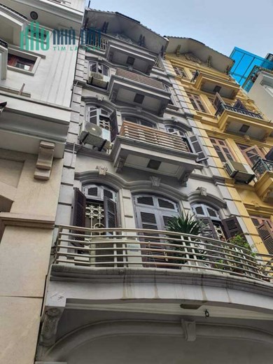 Bán Nhà Phố Trần Quốc Hoàn 69m2 x 5 tầng 5 phòng khép kín, gara ô tô, phân lô ô tô tránh, giá đầu