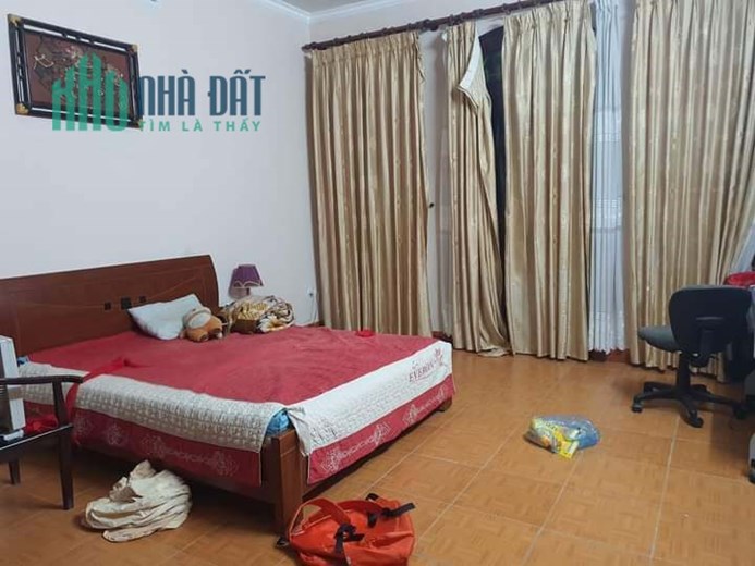 Bán Nhà Phố Trần Quốc Hoàn 69m2 x 5 tầng 5 phòng khép kín, gara ô tô, phân lô ô tô tránh, giá đầu