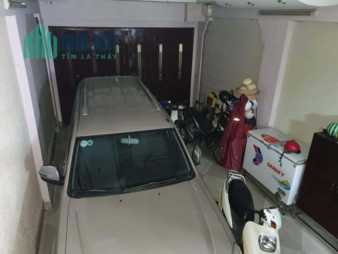 Bán Nhà Phố Trần Quốc Hoàn 69m2 x 5 tầng 5 phòng khép kín, gara ô tô, phân lô ô tô tránh, giá đầu