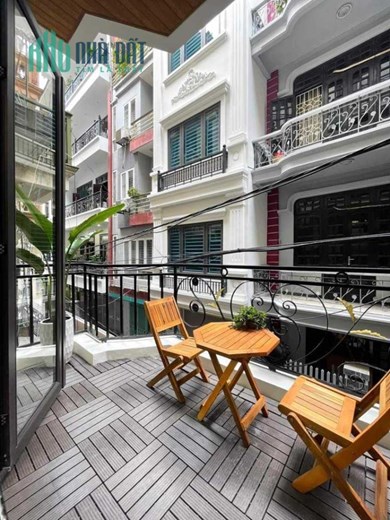 Bán Nhà Phố Trần Quốc Hoàn 50m2 x 5 tầng, 5 phòng ngủ, phân lô ô tô, gara ô tô, giá chào chỉ hơn 12