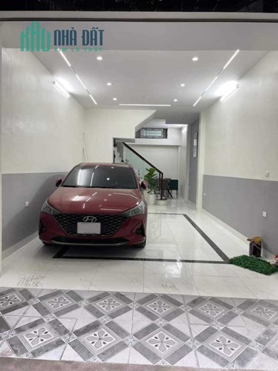 Bán Nhà Phố Trần Quốc Hoàn 50m2 x 5 tầng, 5 phòng ngủ, phân lô ô tô, gara ô tô, giá chào chỉ hơn 12