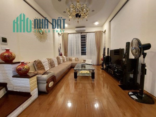 BÁN NHÀ ĐẸP DỊCH VỌNG CẦU GIẤY, DÂN XÂY, ÔTÔ ĐỖ CỬA, SÁT TTTM, KINH DOANH, 55M2 NHỈNH 6TỶ