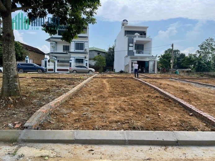 gia đình đi mỹ nên cần ra đi lô góc 2 mặt tiền đường