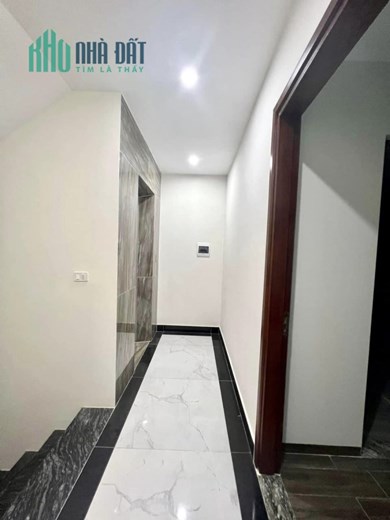 Trung tâm Đống Đa 6T thang máy nhà xây mới ngõ rộng thoáng 40m