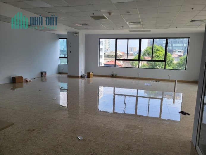 Cho thuê căn góc, diện tích 127 m2 nhìn xuống đường Liễu Giai, Ba Đình, HN