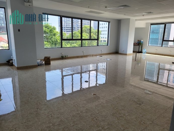 Cho thuê căn góc, diện tích 127 m2 nhìn xuống đường Liễu Giai, Ba Đình, HN
