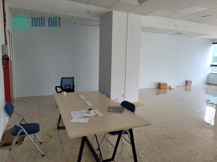 Cho thuê căn góc, diện tích 127 m2 nhìn xuống đường Liễu Giai, Ba Đình, HN