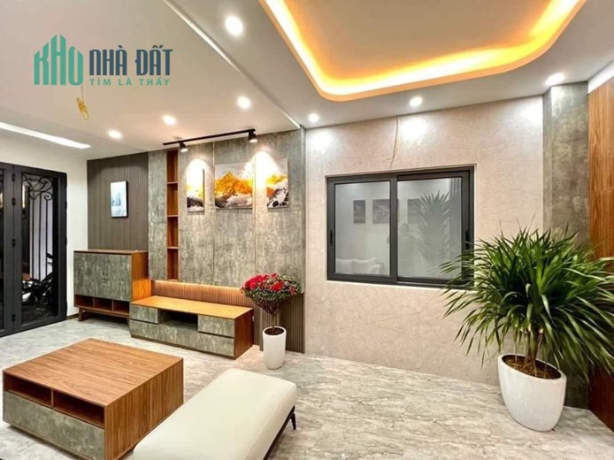 Giảm 200tr ! Bán gấp nhà Phạm Văn Đồng - Nhà 5 tầng , 3PN - Cách ô tô 50m