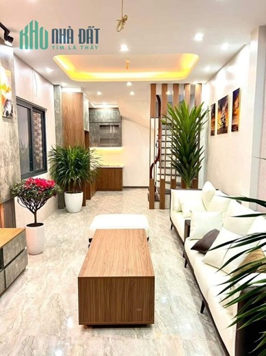 Giảm 200tr ! Bán gấp nhà Phạm Văn Đồng - Nhà 5 tầng , 3PN - Cách ô tô 50m