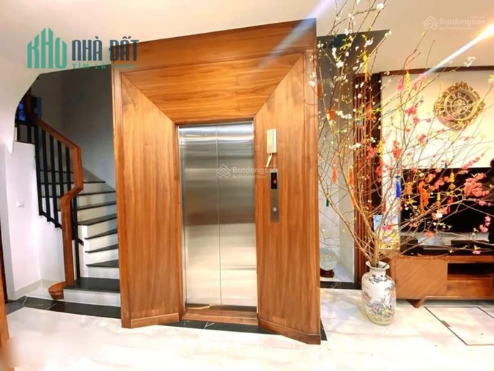 Bán nhà Hoàng Cầu, Đống Đa, 80m2, 6T, Gara ô tô, thang máy, vỉa hè, kinh doanh, giá 23 tỷ