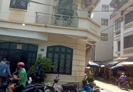 Bán Căn hộ đường 800A, Cầu Giấy. 68m2, T1, giá 3 tỷ 8. Phương