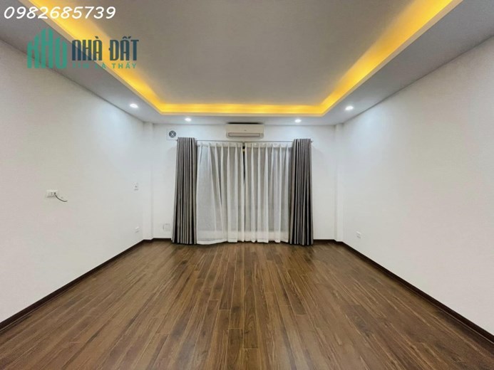 Bán nhà phố Hoàng Ngân Lê Văn Lương Nhân Chính Thanh Xuân 32m*6 tầng nhỉnh 4 tỷ