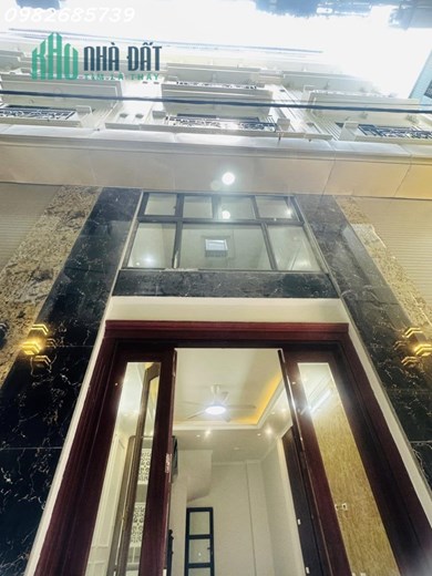 Bán nhà phố Hoàng Ngân Lê Văn Lương Nhân Chính Thanh Xuân 32m*6 tầng nhỉnh 4 tỷ