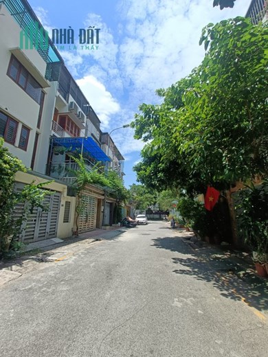 Cần bán nhà phân lô duy nhất 183 Hoàng Văn Thái cần bán, ô tô đỗ cửa