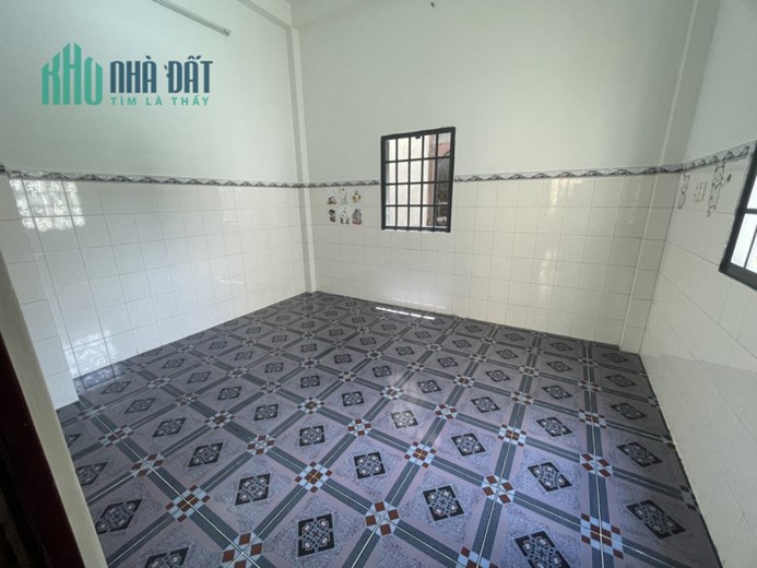 MẶT TIỀN KINH DOANH 10M, GIẢM SÂU, CỰC RẺ tại  đường TÂN SƠN NHì.