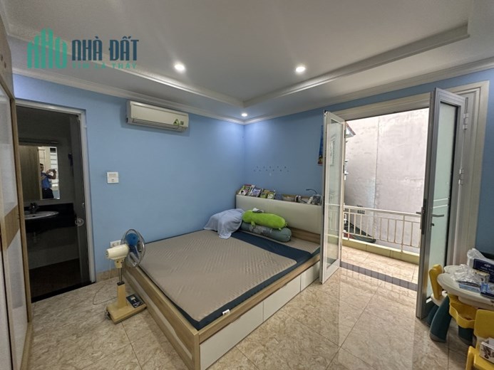 Cực Hiếm, Bán nhà Lô góc ở Mễ Trì Hạ, Từ Liêm 55m2, 5 tầng Ô t, KD  vào chỉ với 8 tỷ