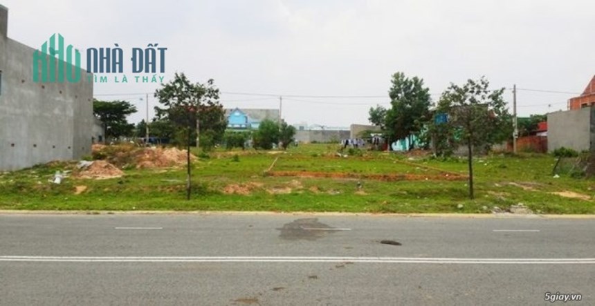 Lô mặt tiền đường d2 đối diện bên kia là khu công nghiệp