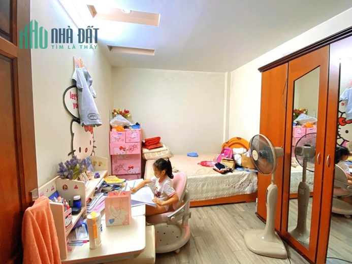 ĐẸP HIẾM, Nhà ở Pháo Đài Láng, Đống Đa 45m2, 5 tầng Ô tô cạnh nhà chỉ 6 tỷ