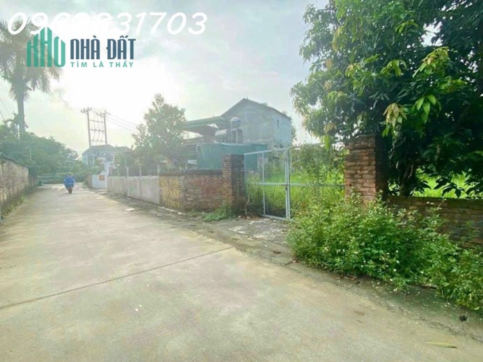 chủ cần tiền bán lô 1000m CLN quanh thị trấn xuân mai giá chỉ 2 tỷ rẻ nhất thị trường