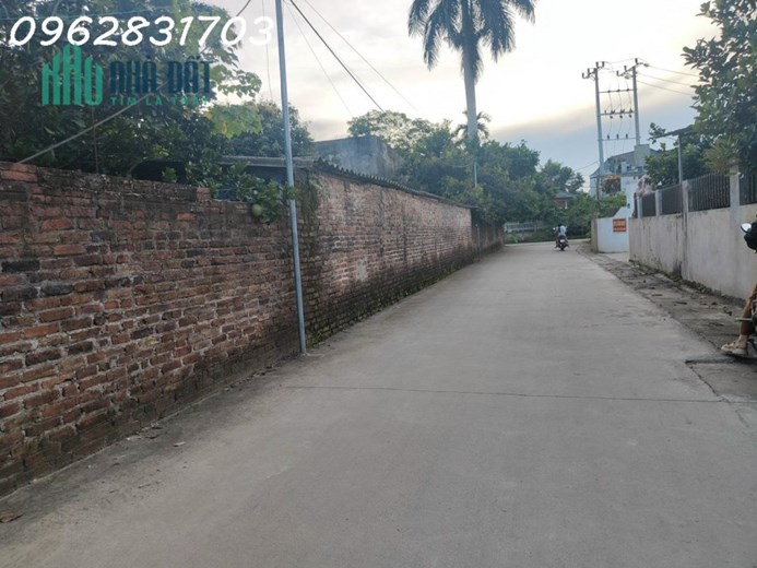 chủ cần tiền bán lô 1000m CLN quanh thị trấn xuân mai giá chỉ 2 tỷ rẻ nhất thị trường