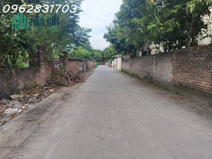 chủ cần tiền bán lô 1000m CLN quanh thị trấn xuân mai giá chỉ 2 tỷ rẻ nhất thị trường