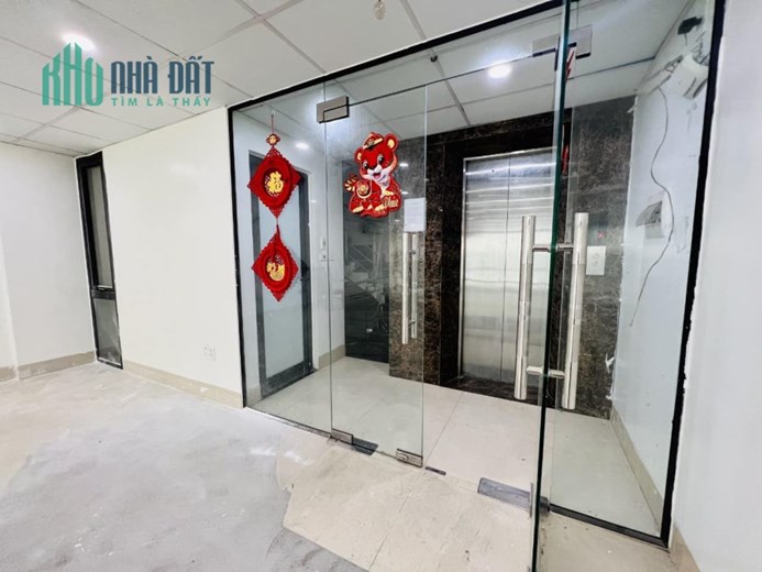 Cho thuê nhà phố Võng Thị ,100m2 x 8 tầng ,MT 6m , giá 95tr