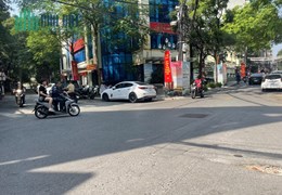 Bán đất tặng nhà 2 tầng phố Ngũ Xã Ba Đình DT85m MT4m kinh doanh chỉ có 102