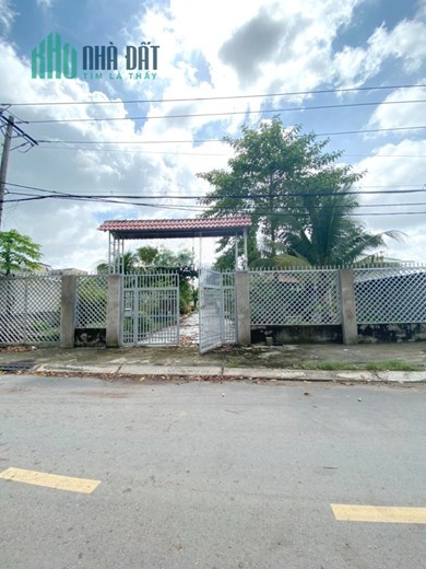 Bán gấp biệt thự 967m2 mặt tiền đường Huỳnh Thị Na, xã Đông Thạnh - 20 Tỷ