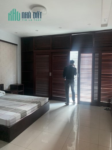 Cho thuê nhà phố Hào Nam ,60m2 x7 tầng ,MT 6m , giá 30tr