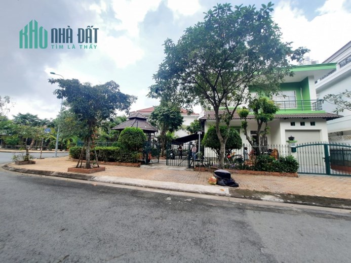 Bán căn biệt thự vew sông công viên 2 mặt tiền KẾ BÊN NHÀ DIỄN VIÊN NGƯỜI MẪU DIỄM MY 9X 312m2 Giá