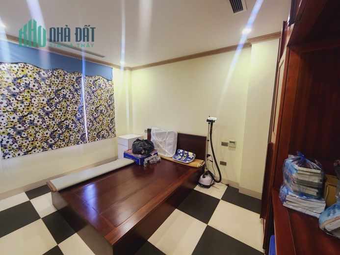 Nhà đẹp Nguyễn Văn Cừ, 55m x 6 tầng, MT 6m, thang máy, hai thoáng, 8 tỷ