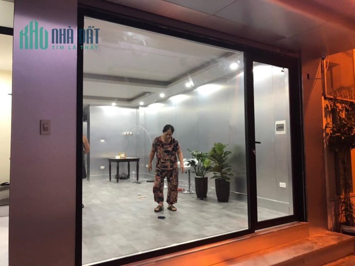 Cho thuê nhà phố La Thành ,70 m2 x 1 tầng , giá 9tr