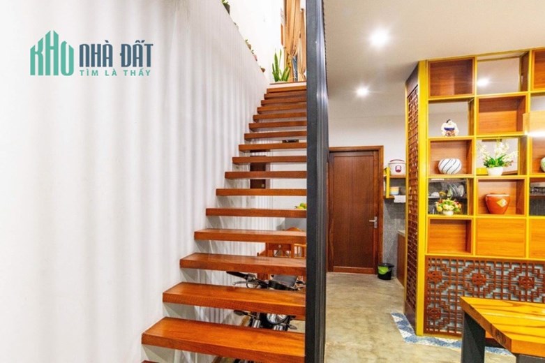 Chủ cần tiền đầu tư farm nên cần bán gấp căn Homestay Hoàng Diệu. Gía 4 TỶ 9, dòng tiền mỗi tháng