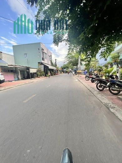 Bán Đất Tặng Nhà Cấp 4 Mặt Tiền Hoàng Văn Thụ P.Ngô Mây Quy Nhơn, GIá 5 Tỷ 200Tr