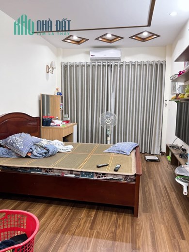 Bán nhà Tam Trinh 31 m2, 3 tỷ 500, 5 tầng mới tinh. LH: 0947865456