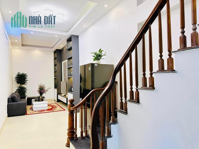 Bán nhà Tam Trinh, xóm dân cư văn hóa 43 m2 , 3 tỷ 900. LH: 0947865456