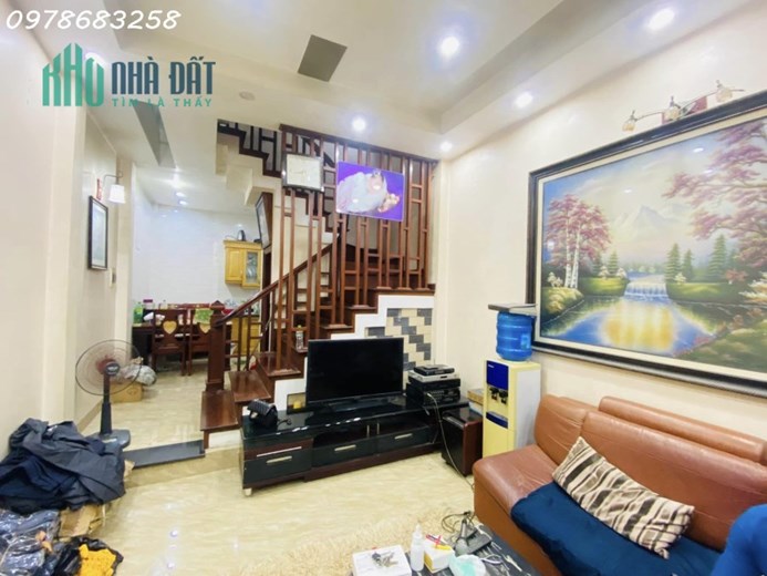 Sổ Đỏ Chính Chủ - Bán Nhà Lĩnh Nam 5Tầng, 46m2, MT 4m, Giá 3.5 tỷ