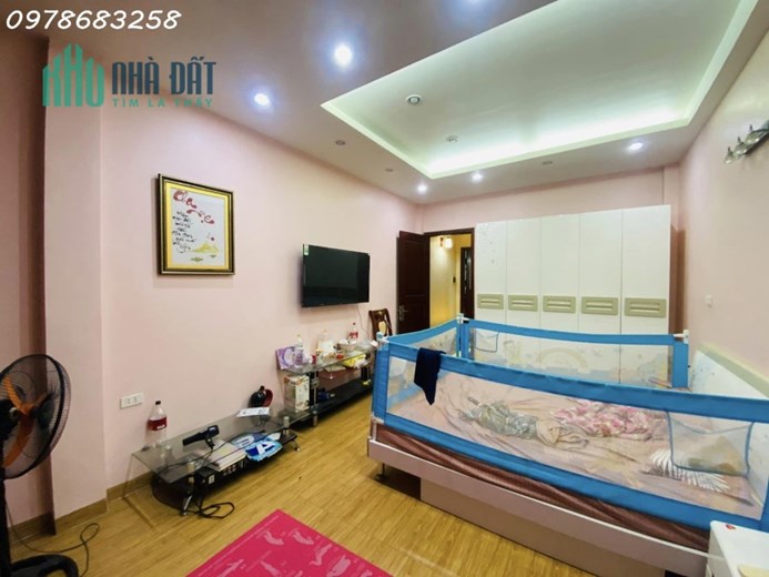 Sổ Đỏ Chính Chủ - Bán Nhà Lĩnh Nam 5Tầng, 46m2, MT 4m, Giá 3.5 tỷ