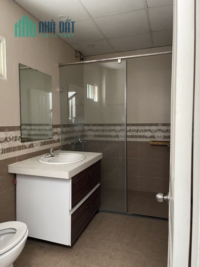Bán nhà mặt phố Nghĩa Dũng , Ba Đình MT8m