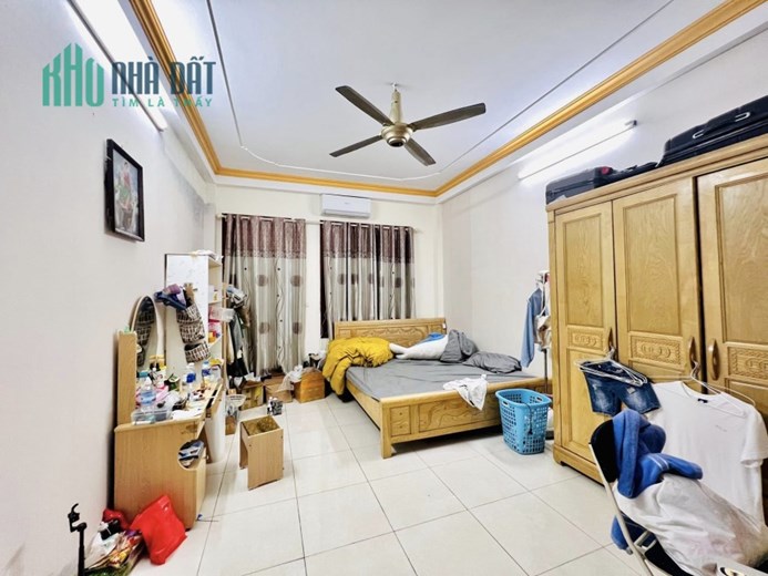 Bán nhà Tam Trinh 37 m2, 3 tỷ 800, ô tô đỗ cổng. LH: 0947865456