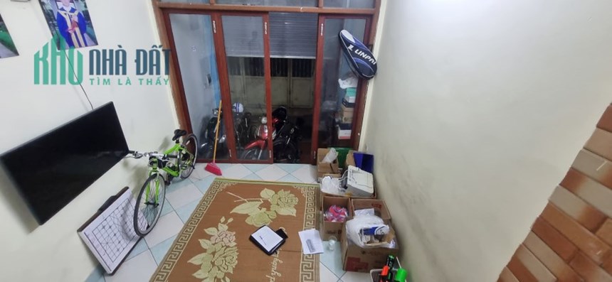 Bán nhà Tam Trinh 31 m2, 2 tỷ 950, có sân để xe rộng. LH: 0947865456