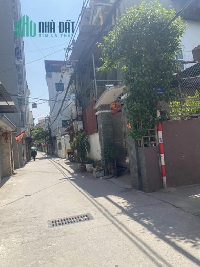 Bán nhà Tam Trinh 40 m2 chỉ nhỉnh 3 tỷ, rất phù hợp với gia đình nhỏ. LH: 0947865456