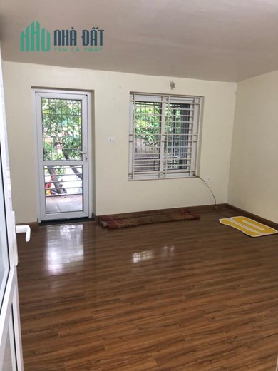 Bán nhà Tam Trinh 40 m2 chỉ nhỉnh 3 tỷ, rất phù hợp với gia đình nhỏ. LH: 0947865456