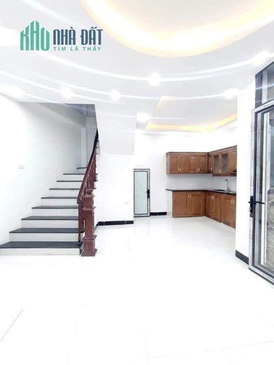 Bán nhà Tam Trinh 38 m2 chỉ nhỉnh 4 tỷ, vừa ở vừa cho thuê. LH: 0947865456