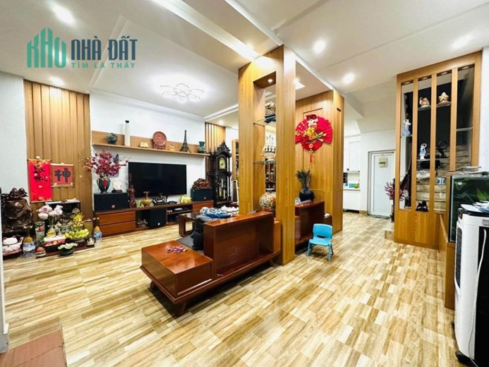 Bán nhà Xã Đàn chỉ 4 tỷ diện tích 35m2 đẹp hiếm ở luôn – ngõ thông sang Phạm Ngọc Thạch