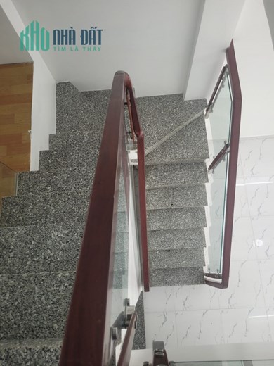 Bán nhà mặt tiền Lê Ngã, Phú trung, Tân Phú, 30m2, 2 tầng 2PN, chỉ 4.2 tỷ TL