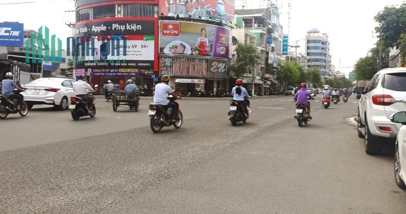 Bán đất tặng nhà góc 2 mặt đường 23/10 Mã vòng