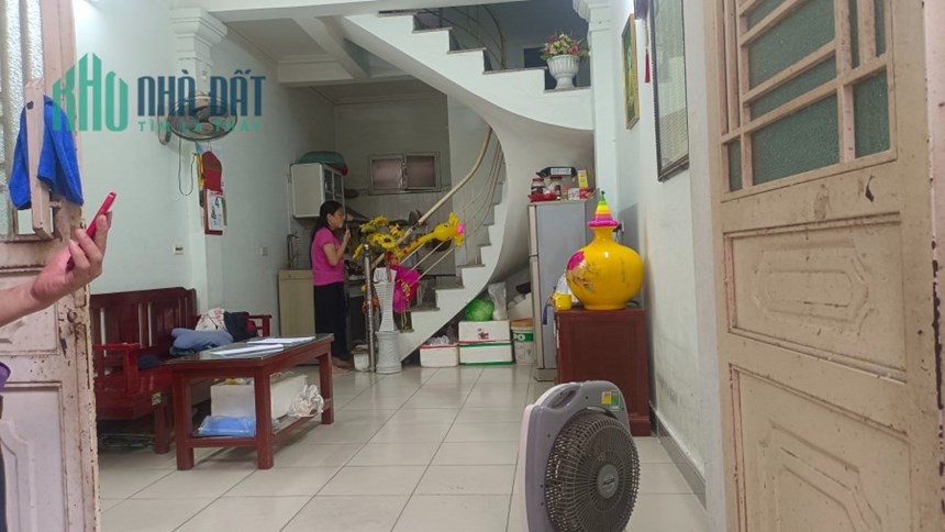 BÁN NHÀ NGUYỄN ĐƯC CẢNH NGAY BỜ HỒ GẦN NHÀ HÁT LỚN..