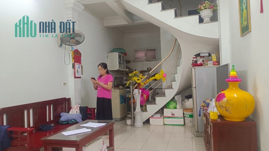 BÁN NHÀ NGUYỄN ĐƯC CẢNH NGAY BỜ HỒ GẦN NHÀ HÁT LỚN.